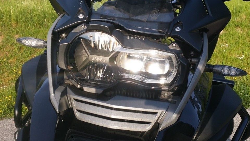 BMW 1200 GS Motorbike inspection front lights