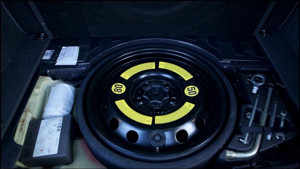 Volkswagen Touareg inspection spare wheel