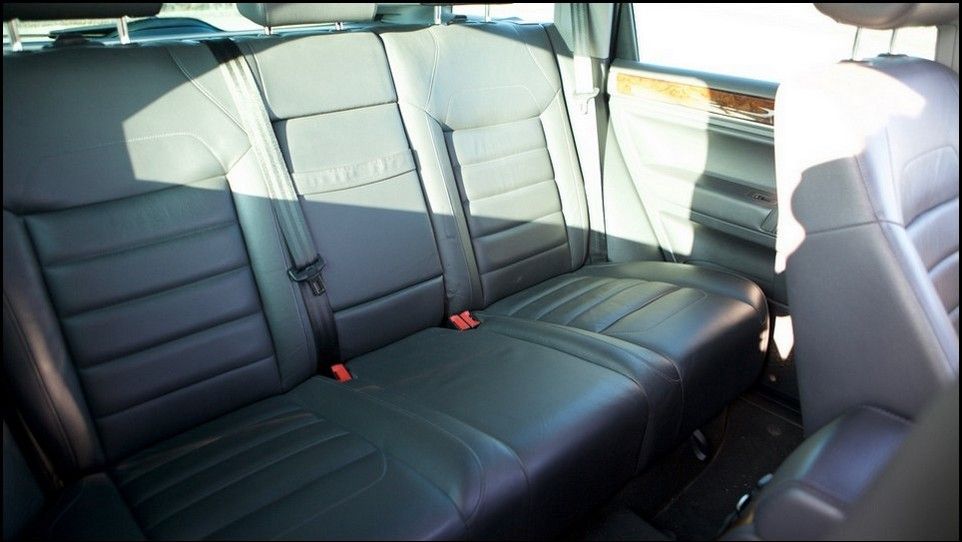 Volkswagen Touareg inspection rear seats