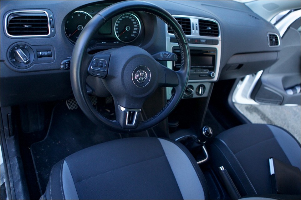 Volkswagen Polo front seats